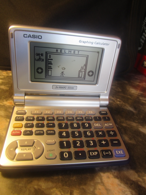 Casio fx-9860G Slim + Helmet